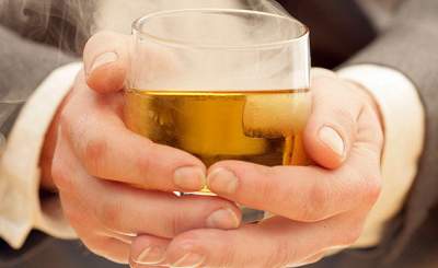 Ученые объяснили разницу между пьянством и алкоголизмом